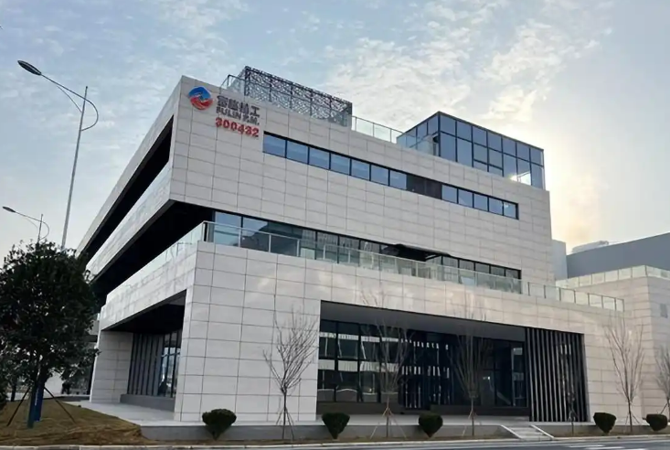 寧德時代投資4億元入股升華新材，助力新能源汽車電池材料研發